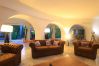 Villa en Marbella - 2042 Elegant Villa with Garden and Heated Pool Villa en Marbella - 2042 Elegant Villa with Garden and Heated Pool