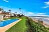 Villa en Marbella - 1100 Stunning Marbesa Beachfront Villa with Garden Villa en Marbella - 1100 Stunning Marbesa Beachfront Villa with Garden