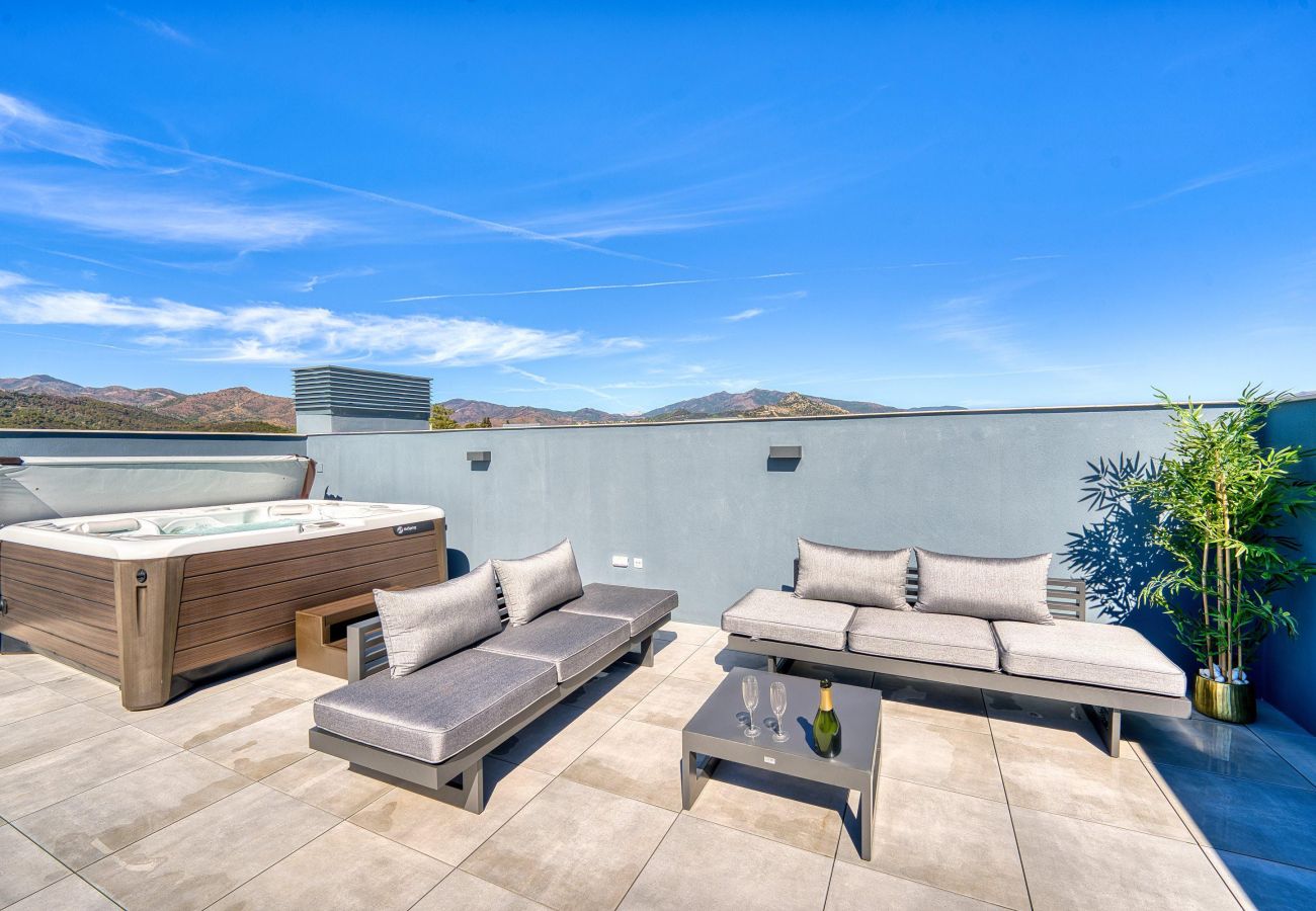 Apartamento en Estepona - 3020 Luxury Duplex with Stunning Africa & Gibralta