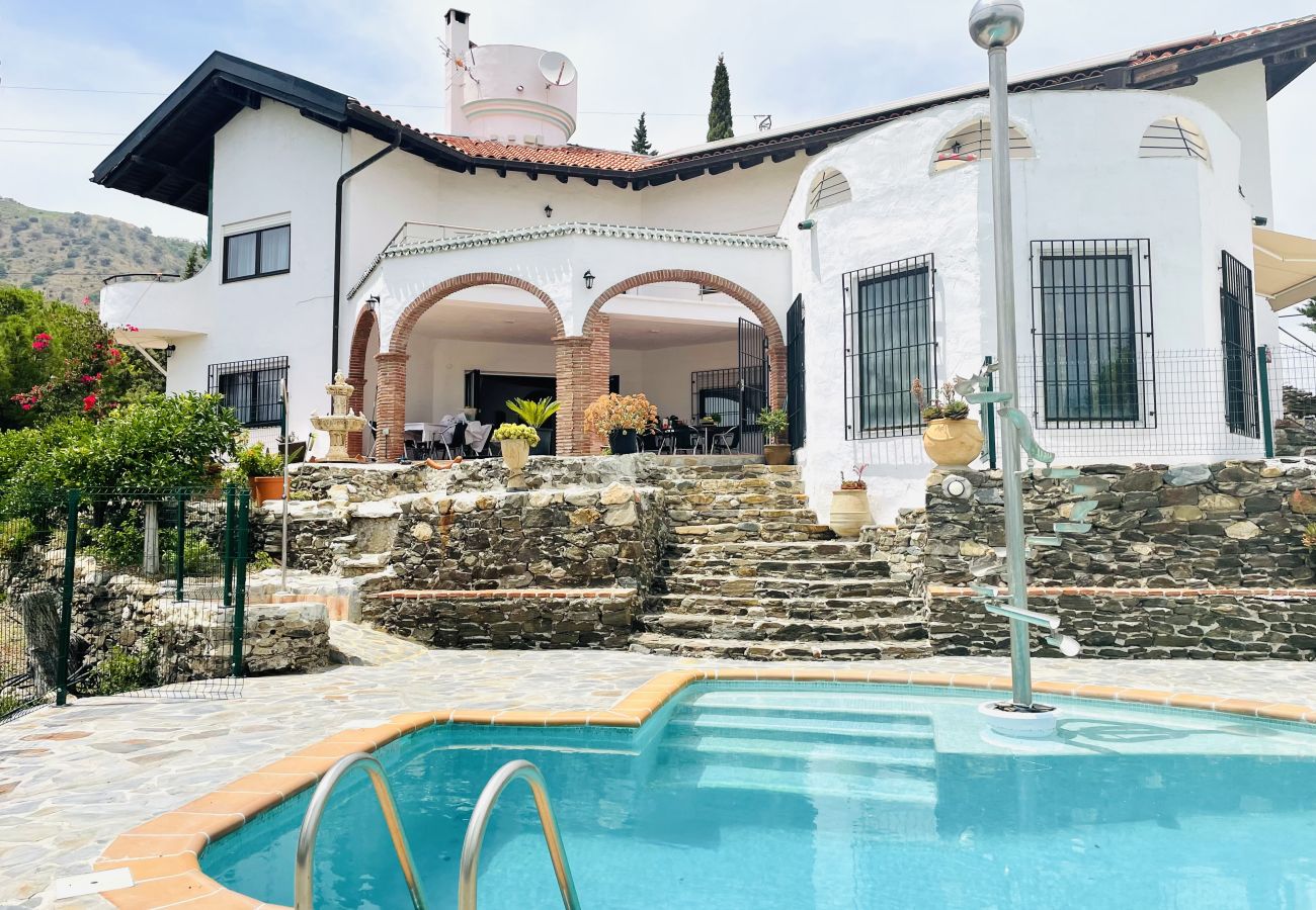 Casa rural en Comares - Casa Rural Comares con piscina privada by At Home