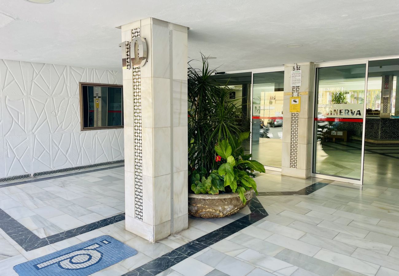 Estudio en Arroyo de la Miel - Estudio Minerva Splash by At Home Costa del Sol