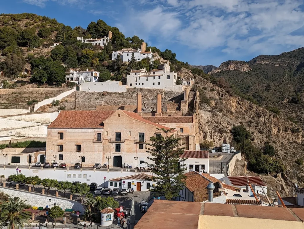 Visitar-Palacio-de-Los-Condes-de-Frigiliana.webp