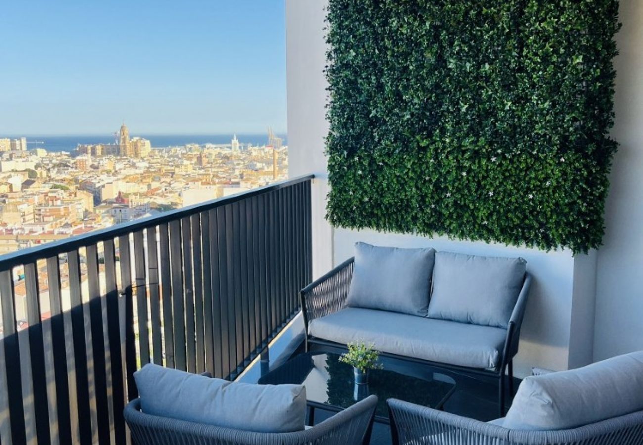 Apartment in Málaga - Piso en Torre Martirico en el centro de Malaga
