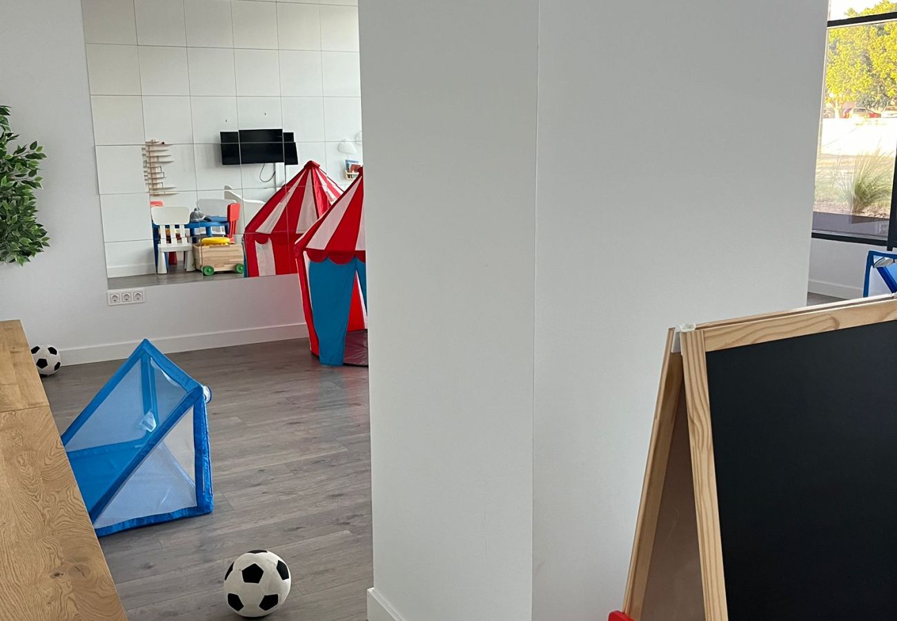 Apartment in Málaga - Piso en Torre Martirico en el centro de Malaga
