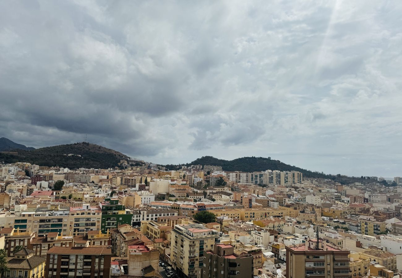Apartment in Málaga - Piso en Torre Martirico en el centro de Malaga