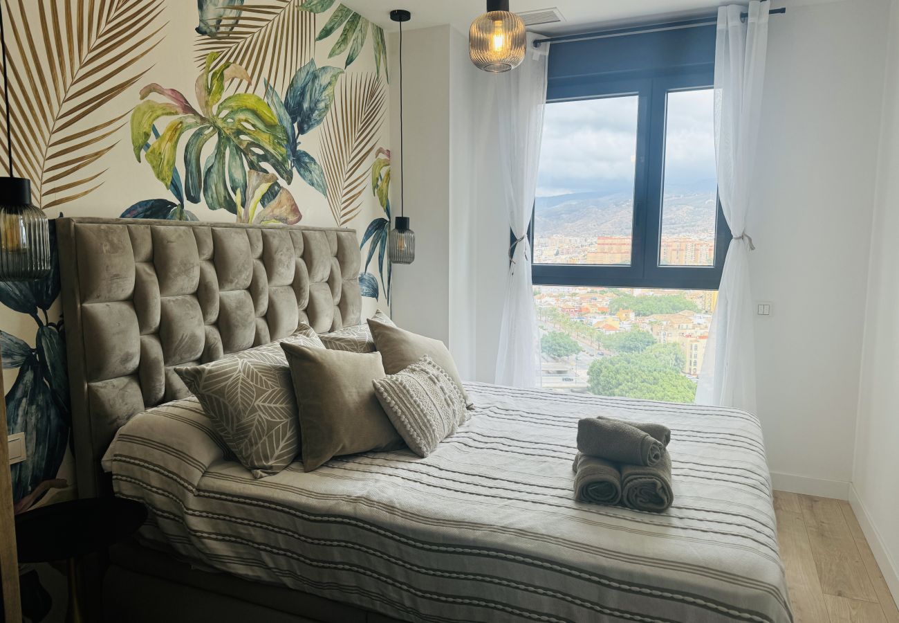 Apartment in Málaga - Piso en Torre Martirico en el centro de Malaga