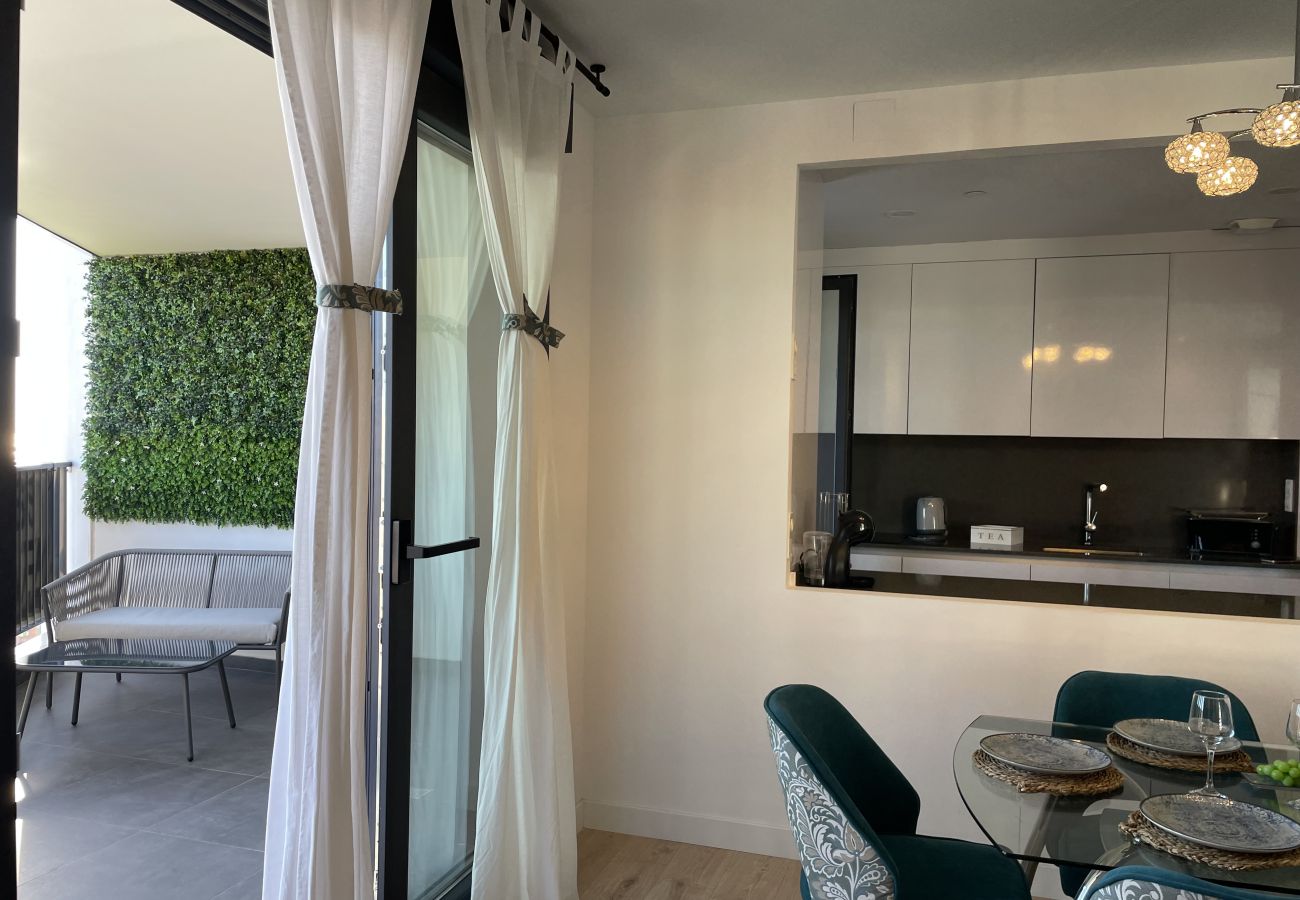 Apartment in Málaga - Piso en Torre Martirico en el centro de Malaga