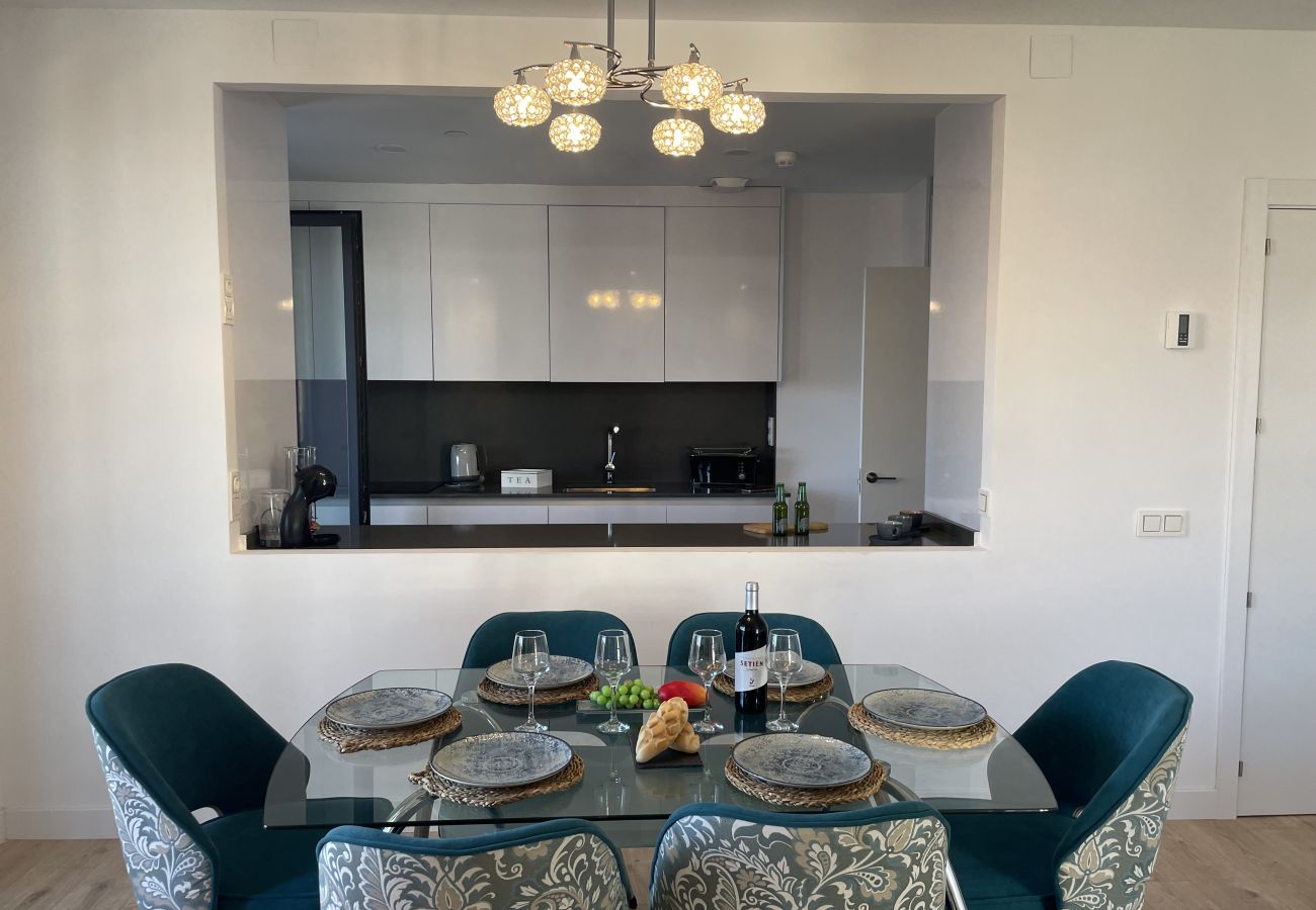 Apartment in Málaga - Piso en Torre Martirico en el centro de Malaga