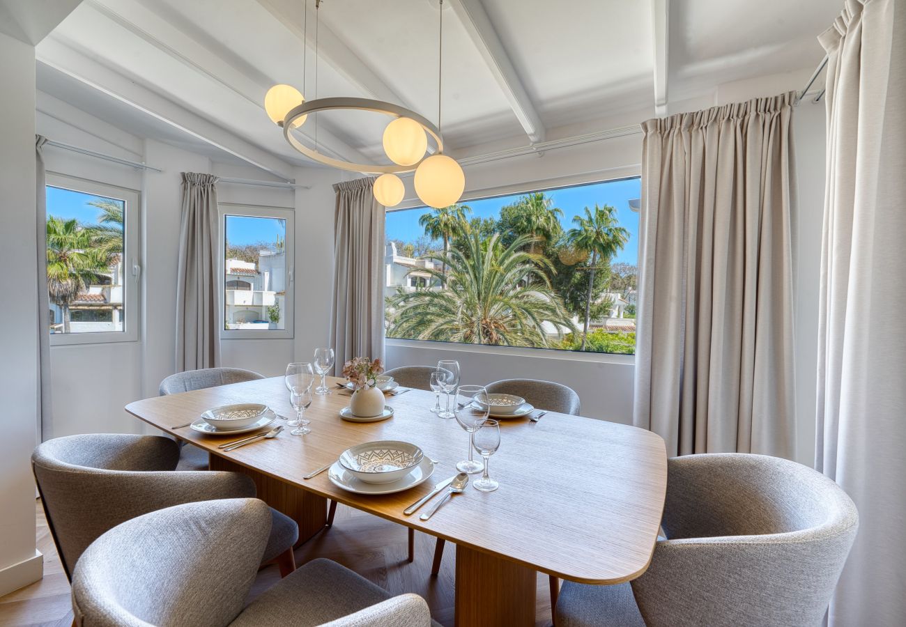 Appartamento a Marbella - 1081 Luxurious Beachfront Penthouse with Jacuzzi