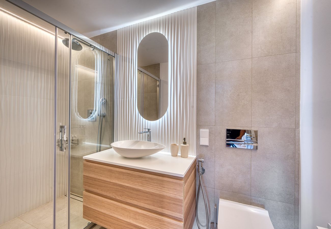 Appartamento a Marbella - 1081 Luxurious Beachfront Penthouse with Jacuzzi