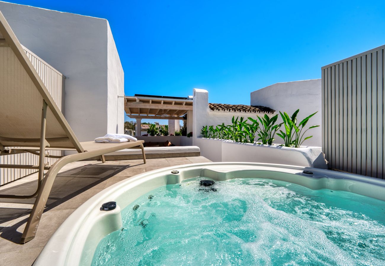 Appartamento a Marbella - 1081 Luxurious Beachfront Penthouse with Jacuzzi
