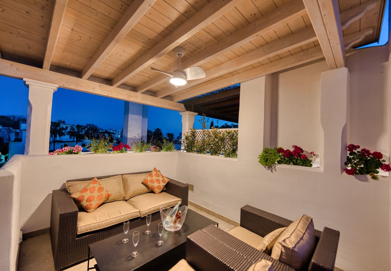 Appartamento a Marbella - 1081 Luxurious Beachfront Penthouse with Jacuzzi