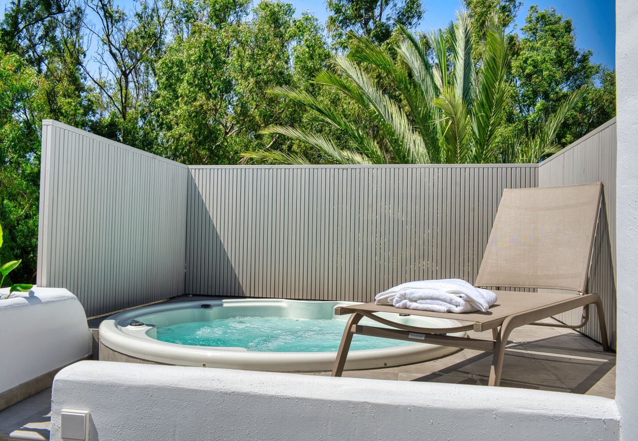 Appartamento a Marbella - 1081 Luxurious Beachfront Penthouse with Jacuzzi