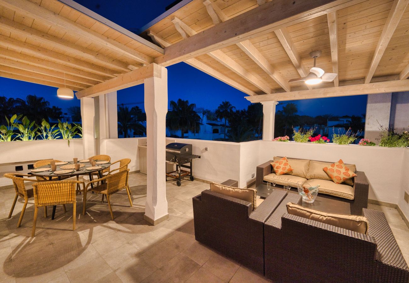 Appartamento a Marbella - 1081 Luxurious Beachfront Penthouse with Jacuzzi