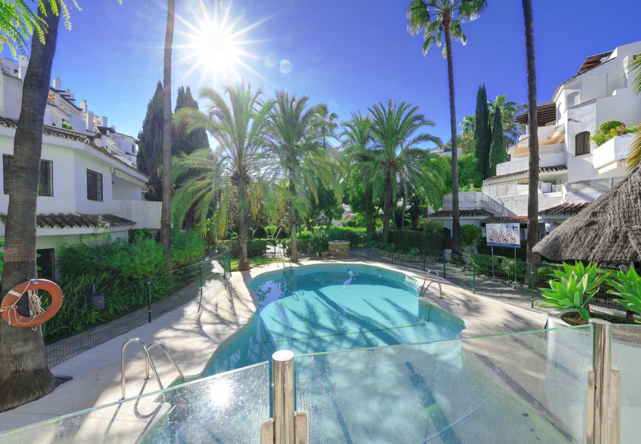 Appartamento a Marbella - 1081 Luxurious Beachfront Penthouse with Jacuzzi
