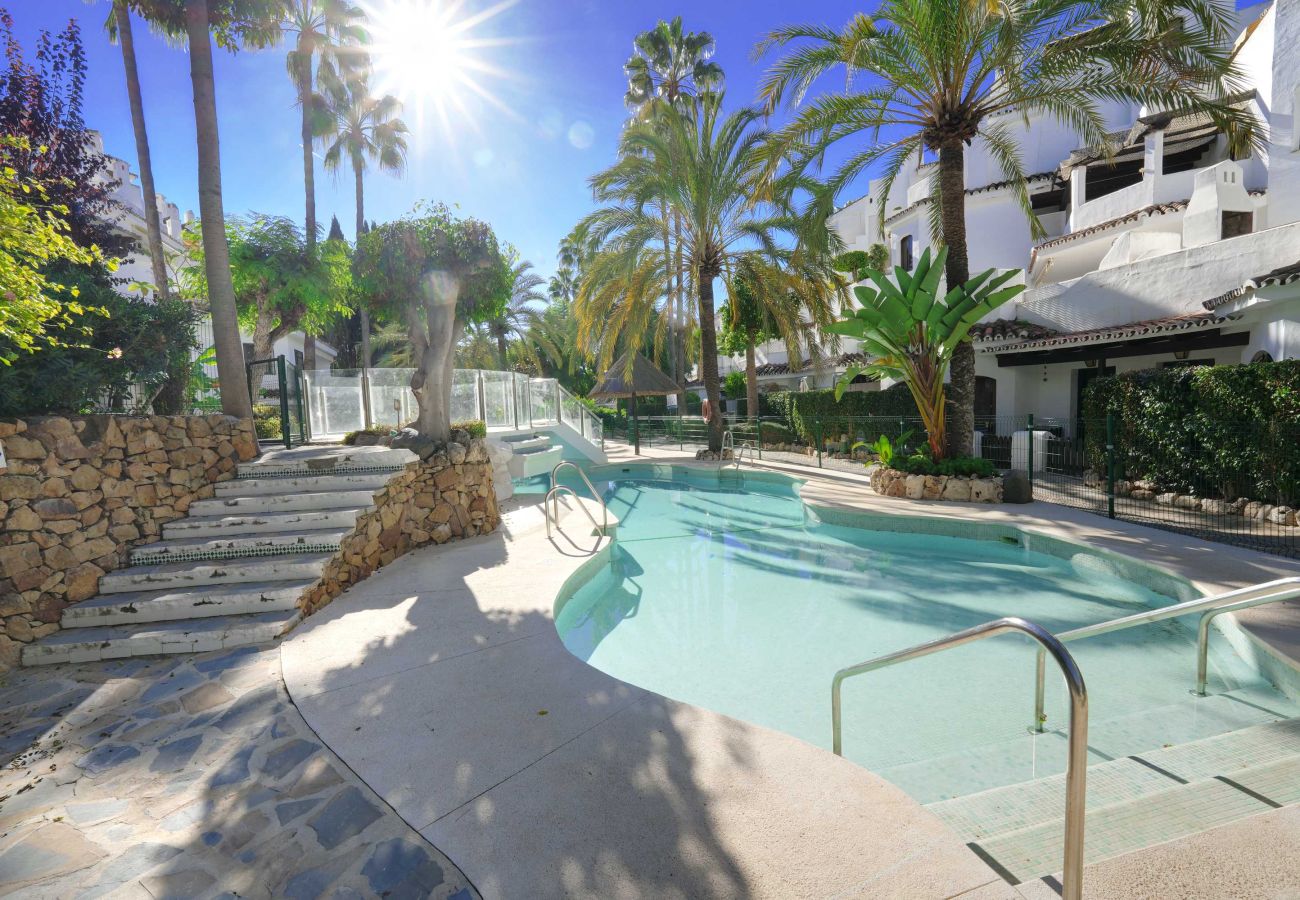 Appartamento a Marbella - 1081 Luxurious Beachfront Penthouse with Jacuzzi
