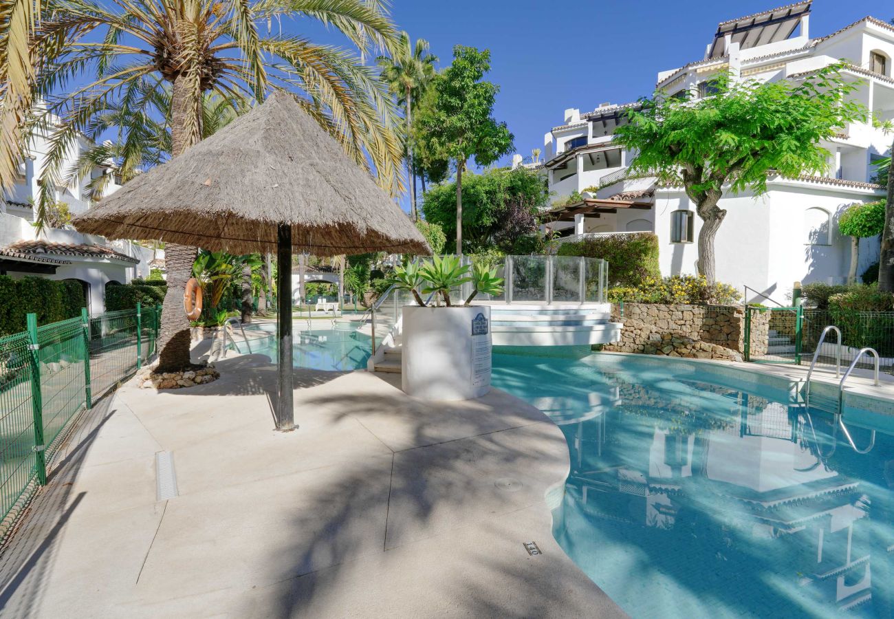 Appartamento a Marbella - 1081 Luxurious Beachfront Penthouse with Jacuzzi