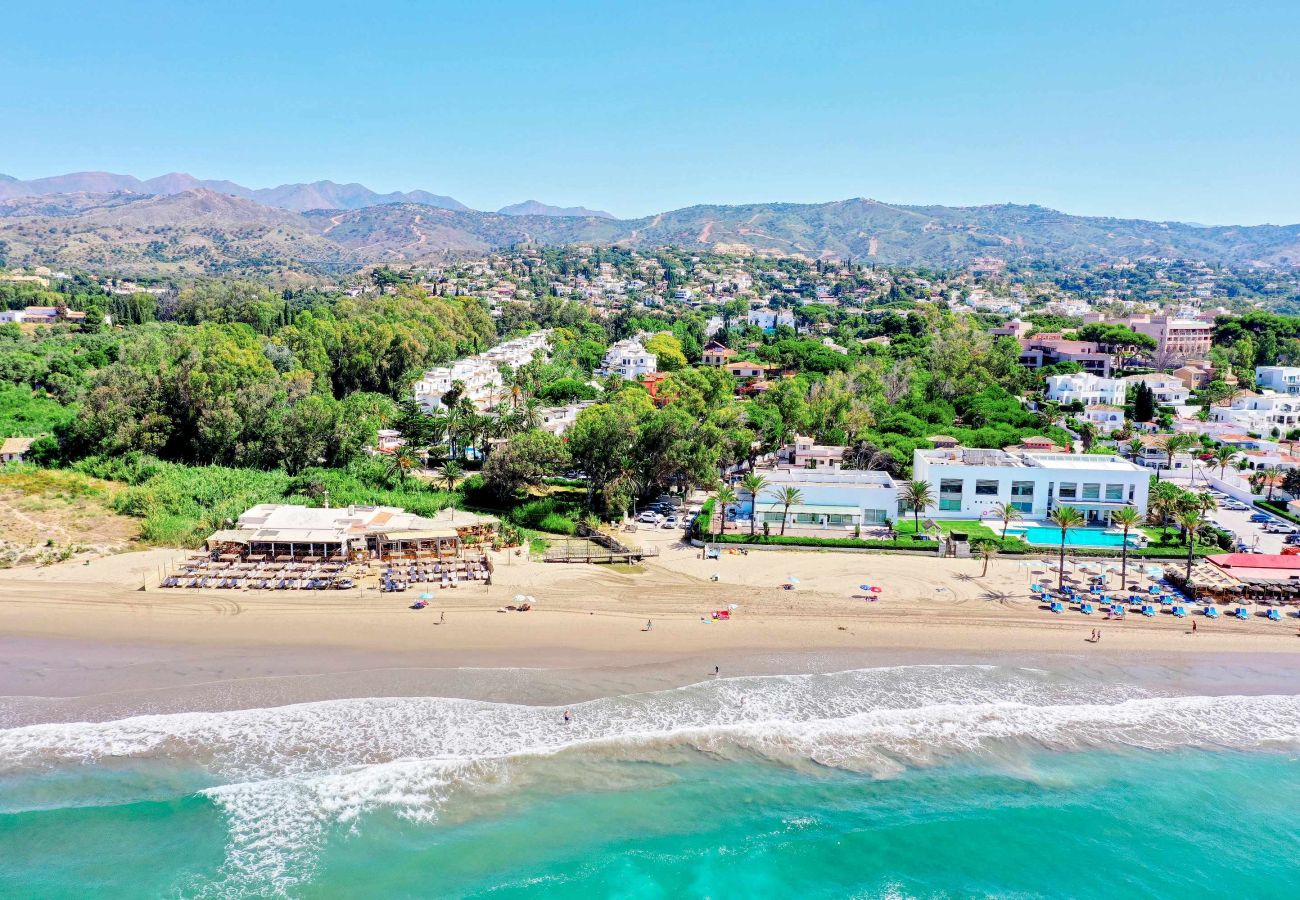 Appartamento a Marbella - 1081 Luxurious Beachfront Penthouse with Jacuzzi