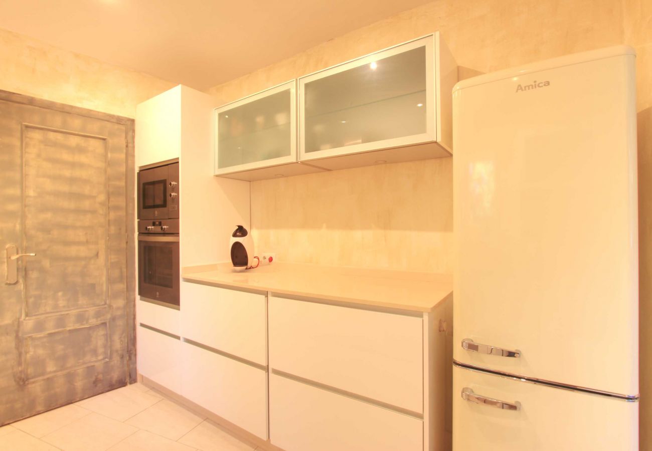 Villa em Marbella - 2042 Elegant Villa with Garden and Heated Pool