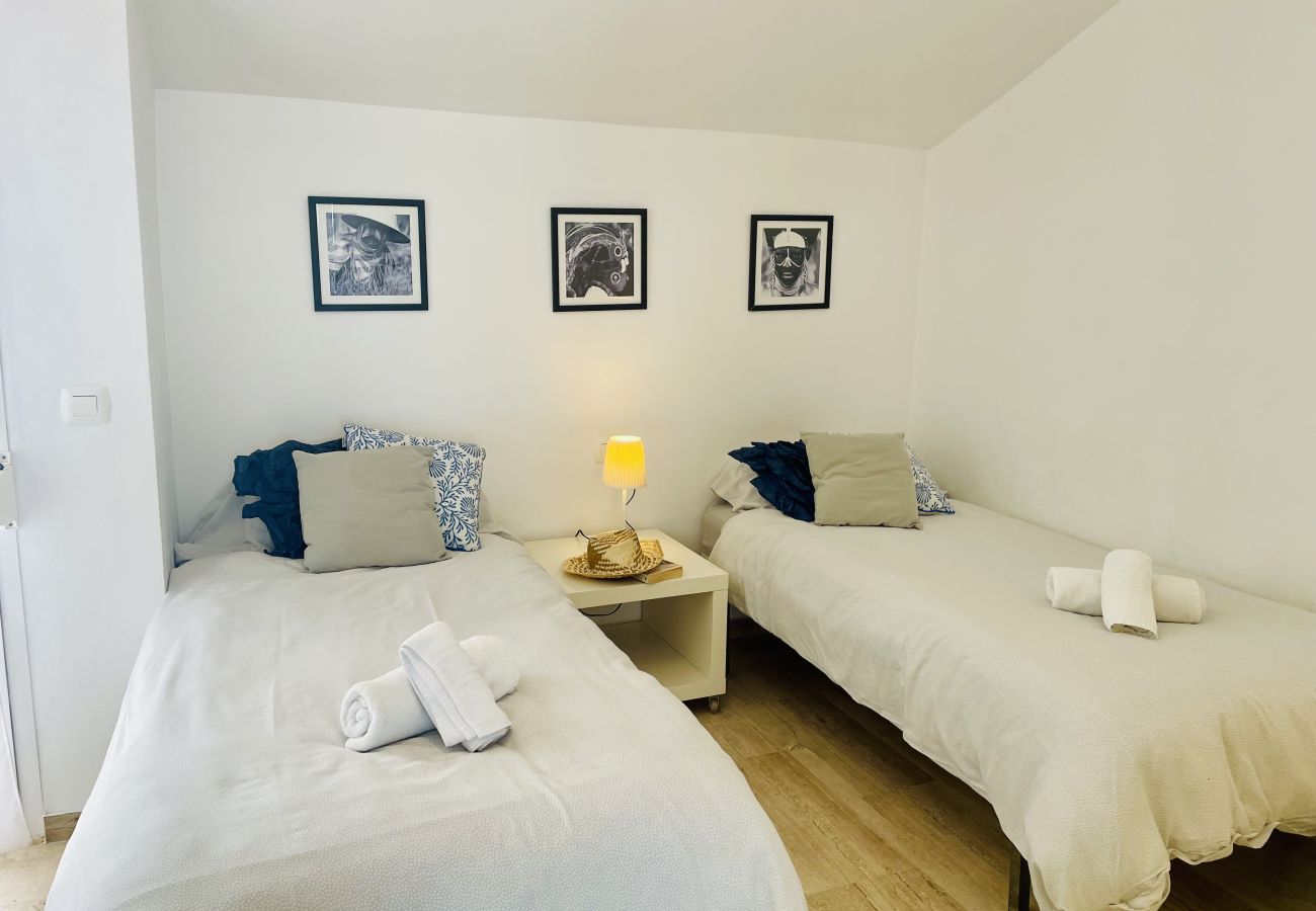 Apartamento em Algarrobo Costa - Albatros 3 by At Home Costa del Sol